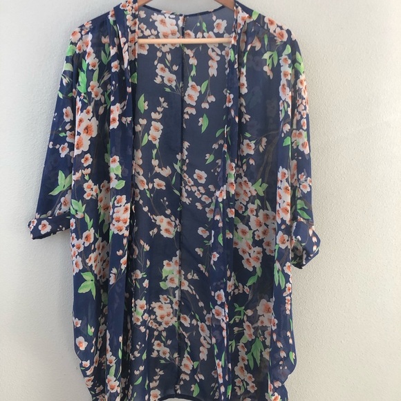Cherry blossom sheer kimono - Picture 2 of 4